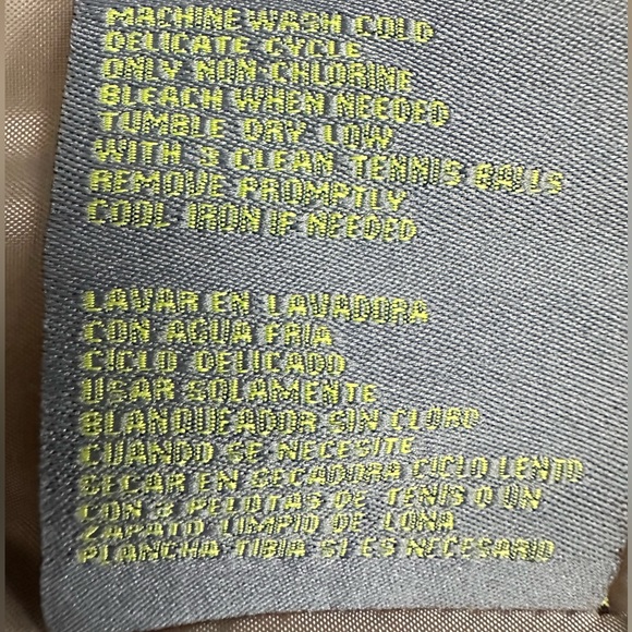 Woman's Kenneth Cole Reaction Down/Feather
Body warmer. Puffer Vest Ivory Sz M - Picture 12 of 13